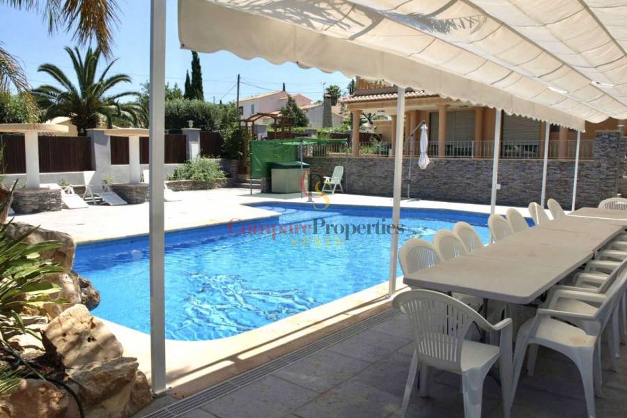 Sale - Villa - Dénia