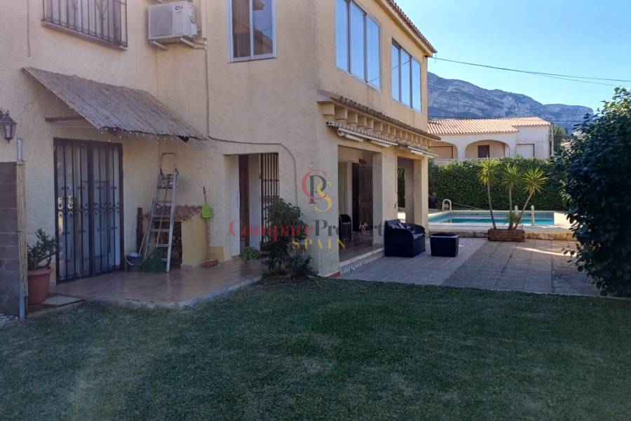 Sale - Villa - Dénia - Las Rotas