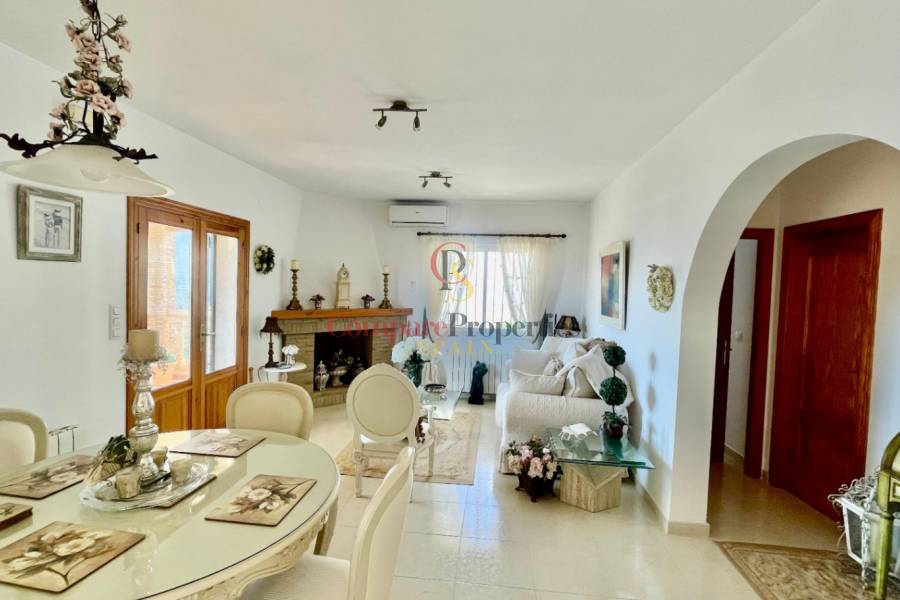 Sale - Villa - Jalon Valley - Valley / Urbanización