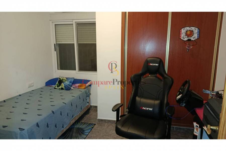 Sale - Apartment - Oliva - 