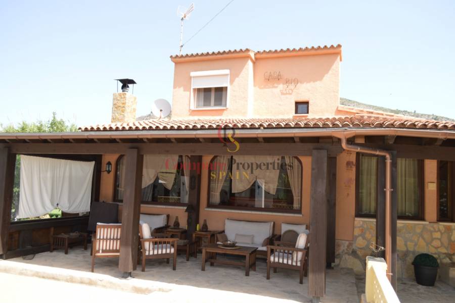 Sale - Villa - Jalon Valley - Campo