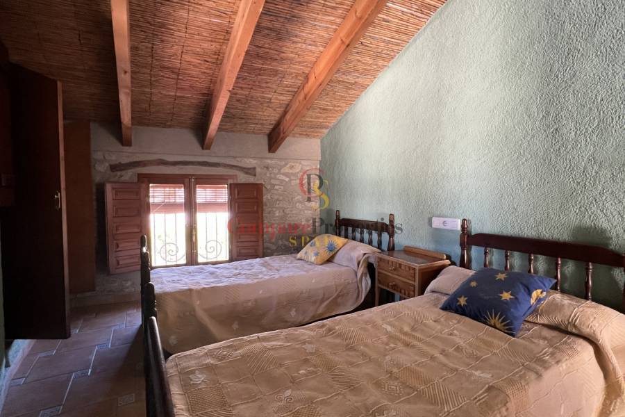 Venta - Villa - La Vall de Gallinera - Benisiva