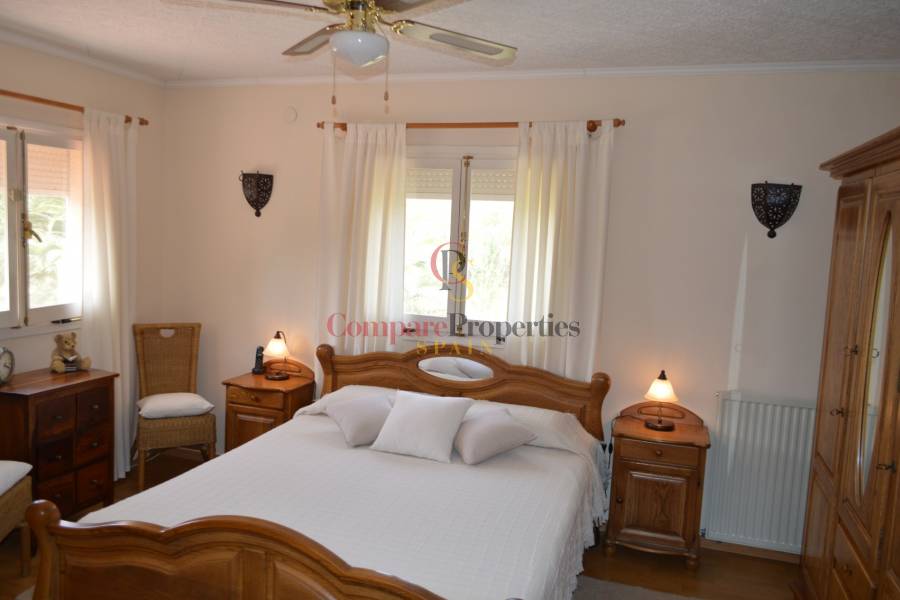 Sale - Villa - Jalon Valley - Campo