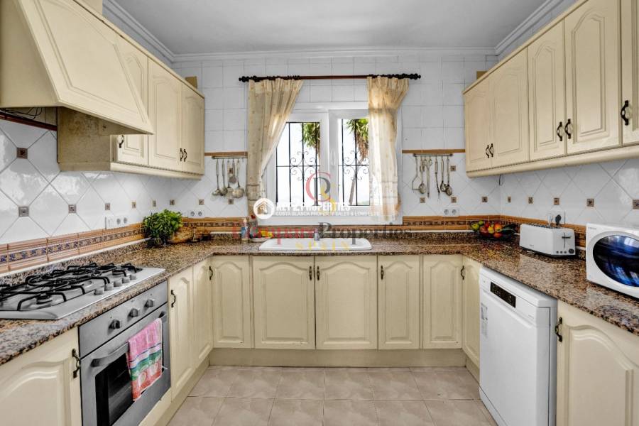 Sale - Villa - Orba