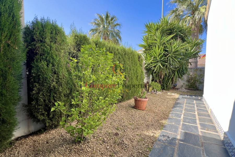 Sale - Villa - El Vergel - 