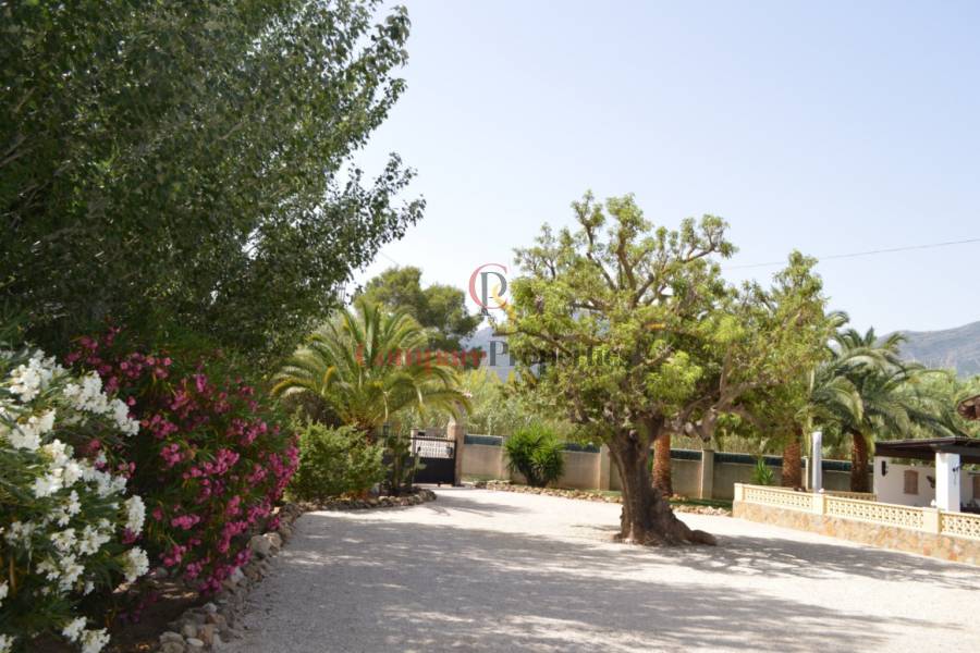 Sale - Villa - Jalon Valley - Campo