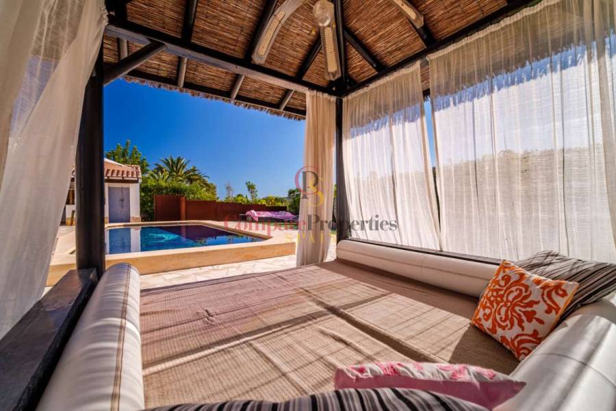 Sale - Villa - Jávea