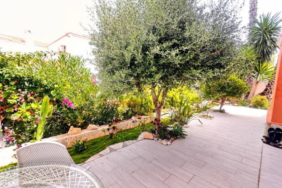 Sale - Villa - Dénia - Montgo
