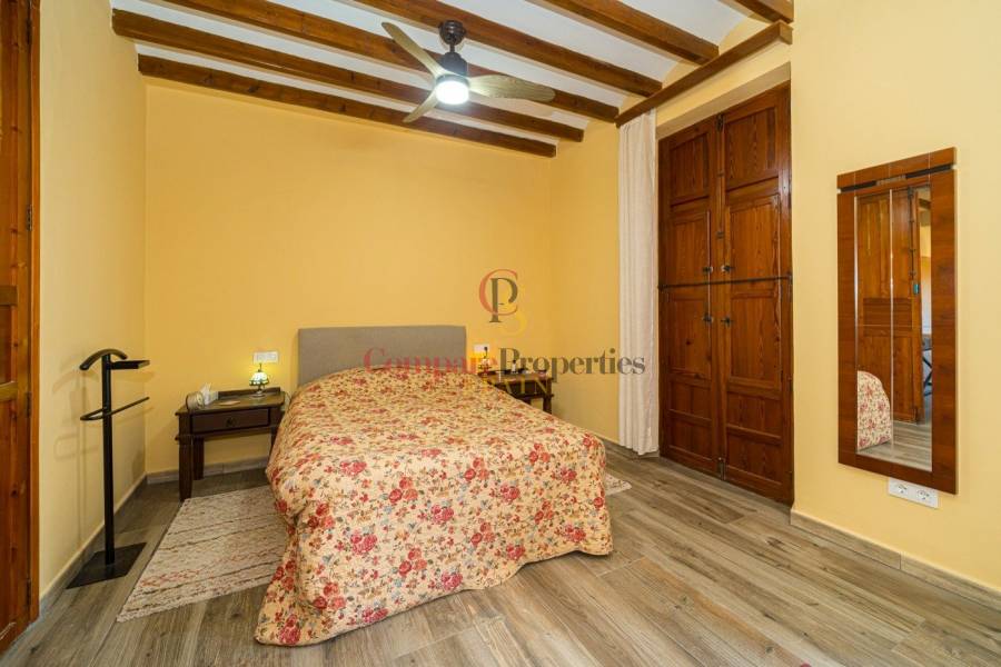 Verkauf - Townhouses - Orba Valley - Centro Pueblo