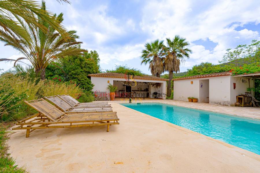 Sale - Villa - Jalon Valley - Campo