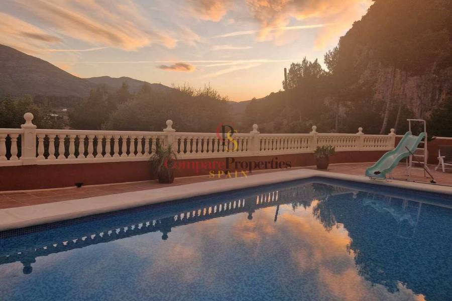 Sale - Villa - Jalon Valley - Alcalali