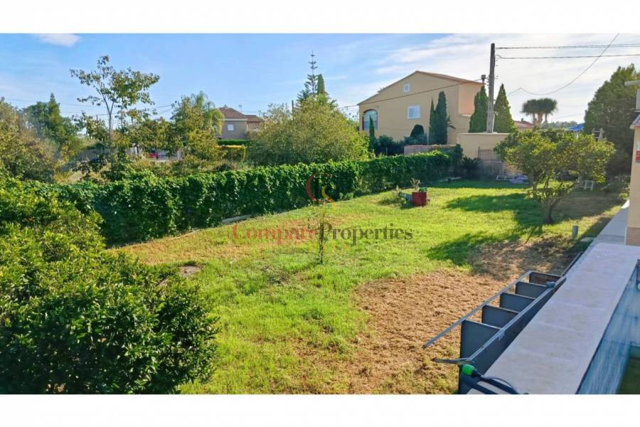 Sale - Apartment - Oliva - 