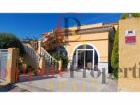 Sale - Apartment - Oliva - 