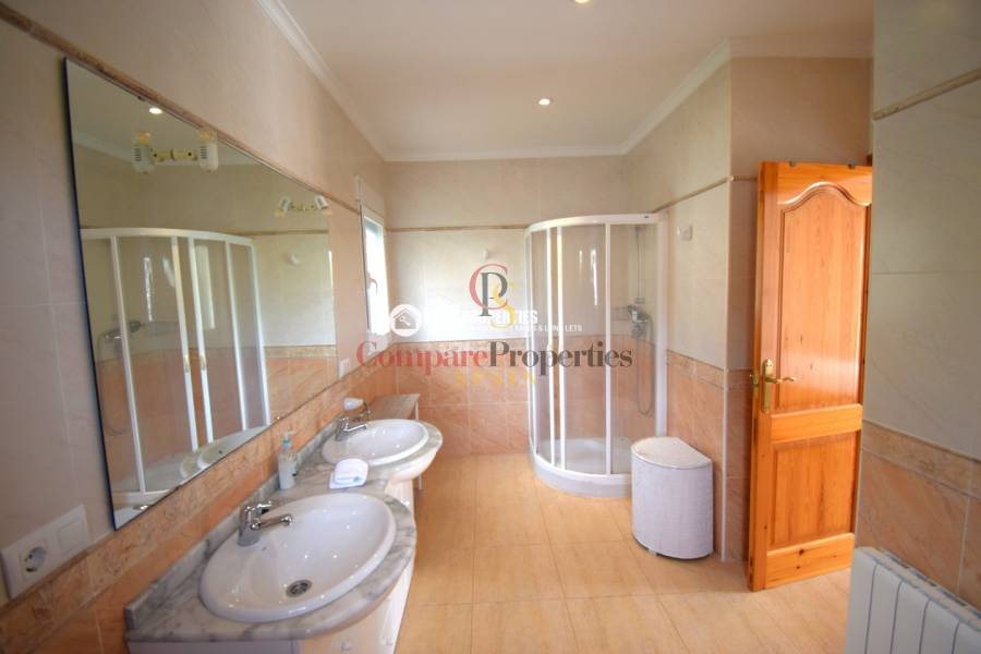 Sale - Villa - Jávea