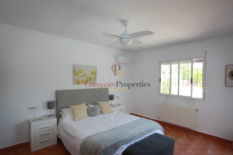 Venta - Villa - Jalon Valley - Jalon