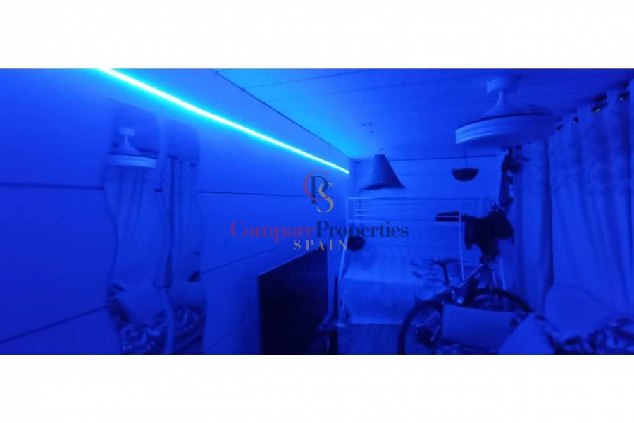 Sale - Apartment - Oliva - 