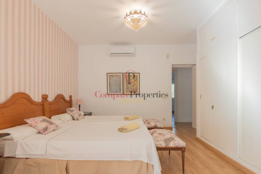 Venta - Villa - Albir