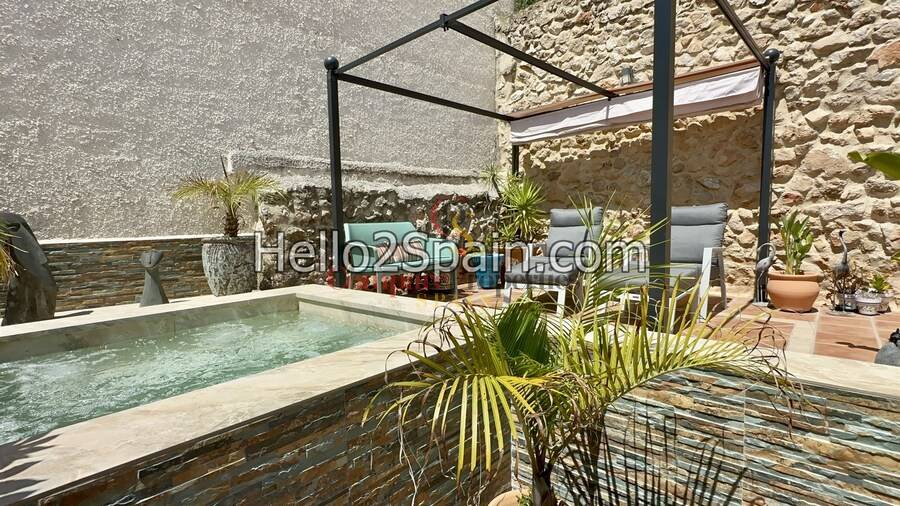 Sale - Townhouses - Forna