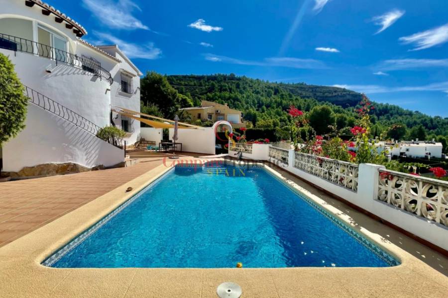 Sale - Villa - Jalon Valley - Valley / Urbanización