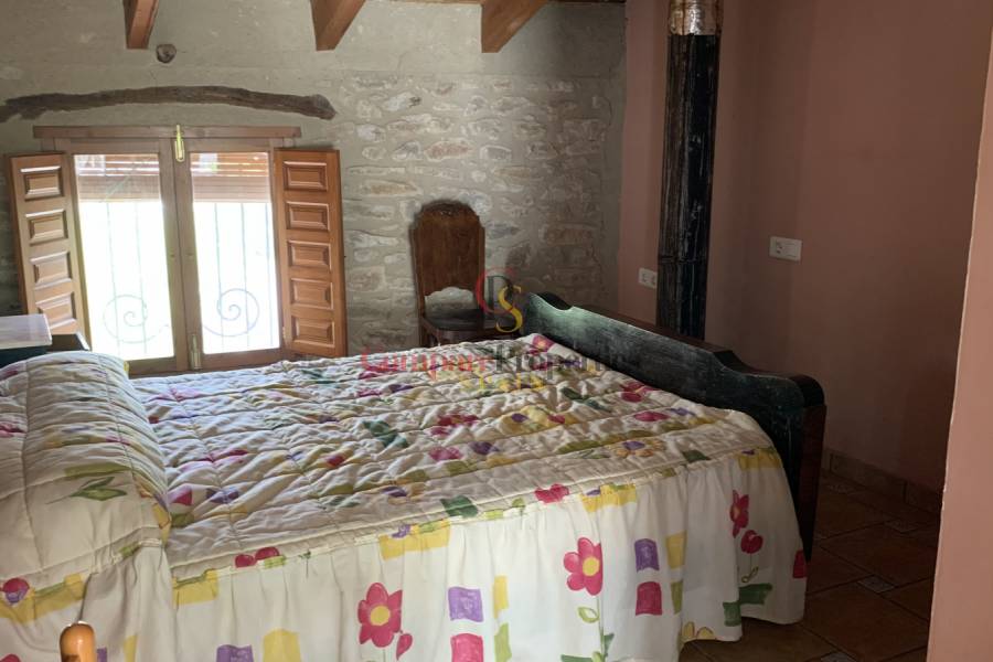 Venta - Villa - La Vall de Gallinera - Benisiva