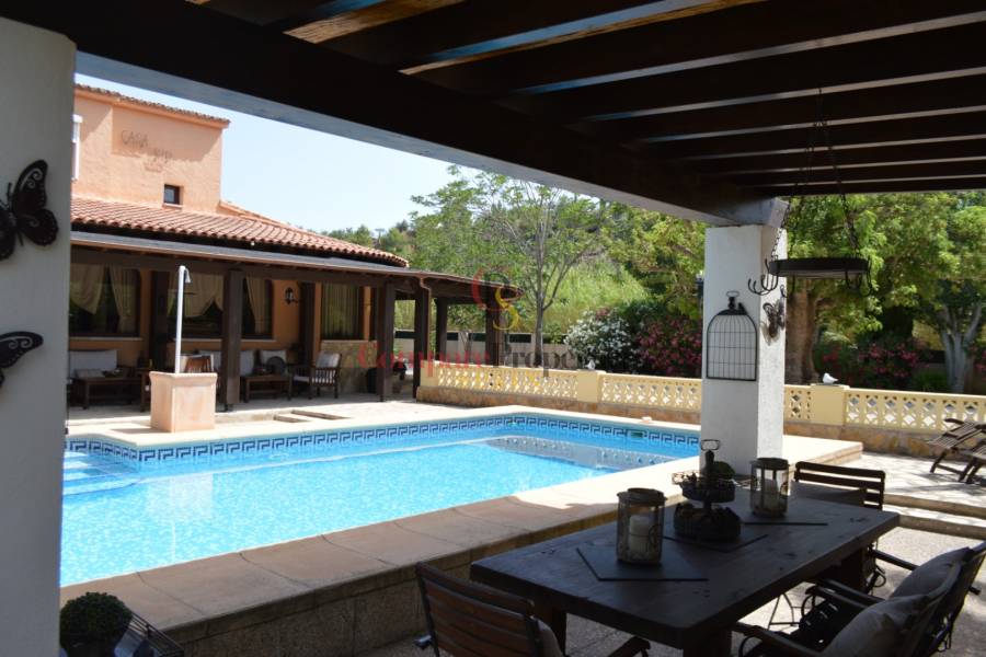 Sale - Villa - Jalon Valley - Campo