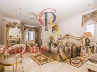 Venta - Villa - Dénia