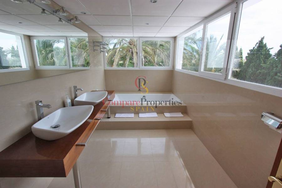 Sale - Villa - Jávea