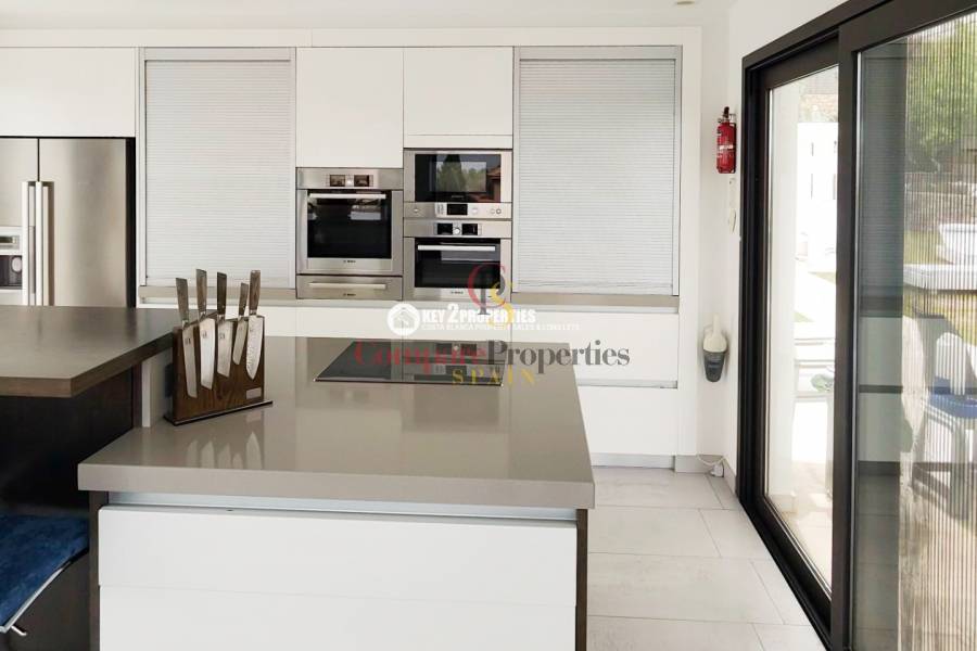 Sale - Villa - Jávea