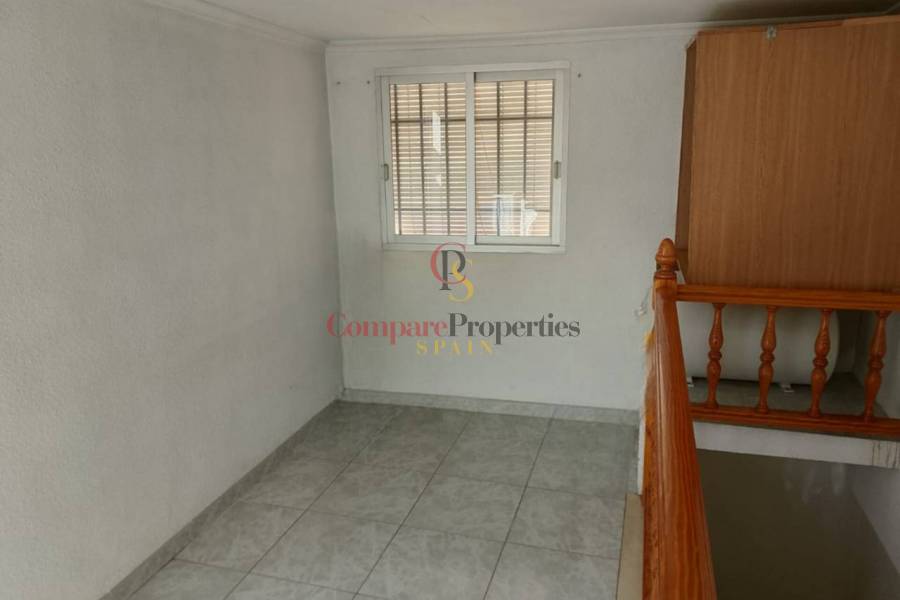 Sale - Apartment - Oliva - 