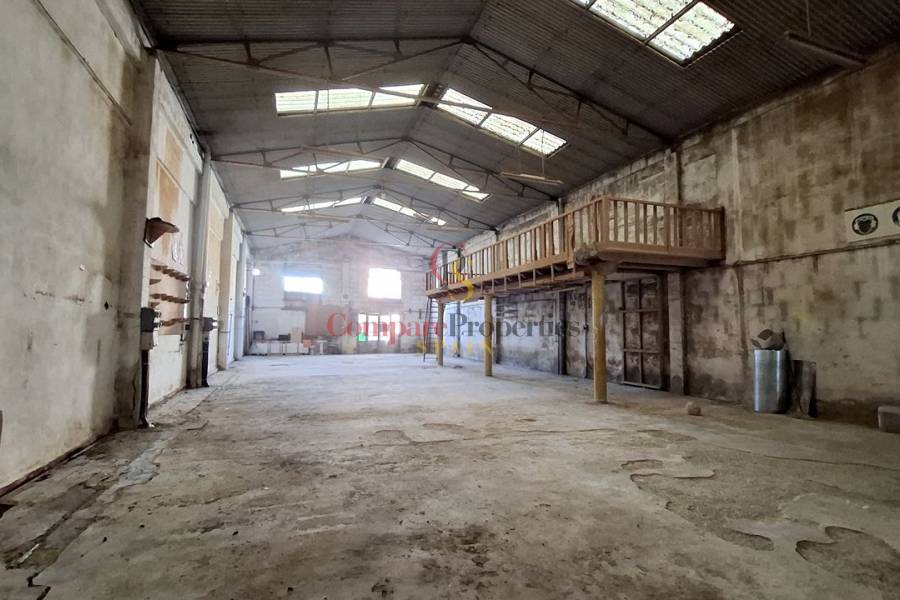 Venta - commercial_premises - Dénia - Saladar