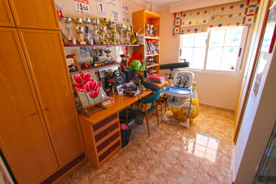 Verkoop - Villa - Orba Valley - Orba