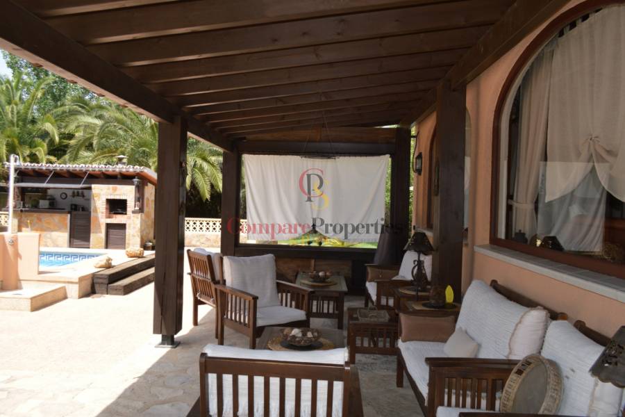 Sale - Villa - Jalon Valley - Campo