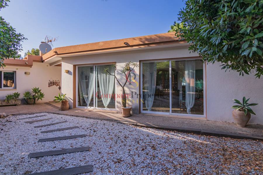 Venta - Villa - Albir