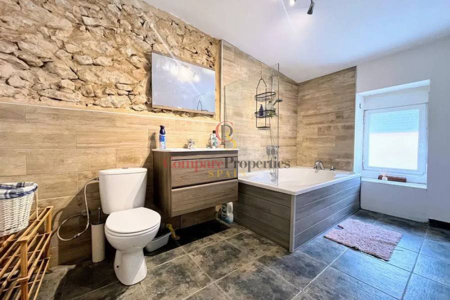 Sale - Townhouses - Llosa de Camatxo - Casco Urbano