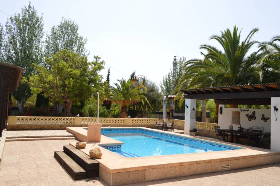 Sale - Villa - Jalon Valley - Campo