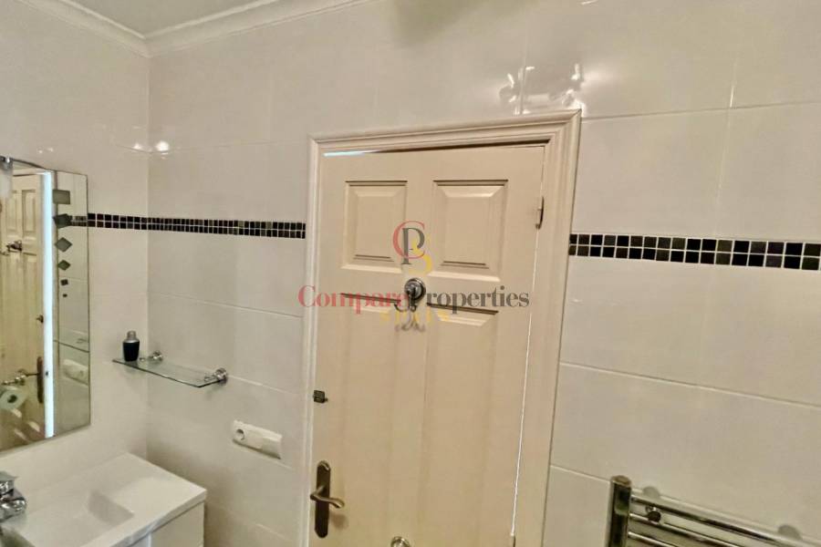 Sale - Villa - Jalon Valley - Valley / Urbanización