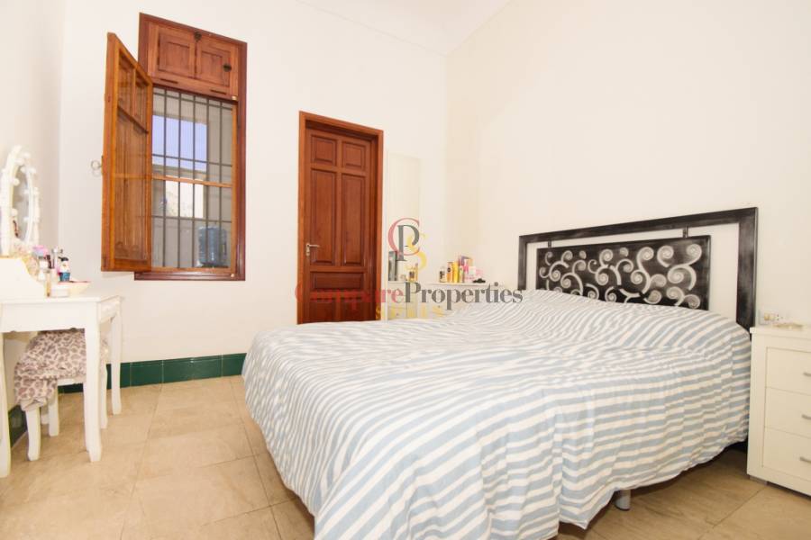 Sale - Townhouses - Pedreguer - Centro ciudad