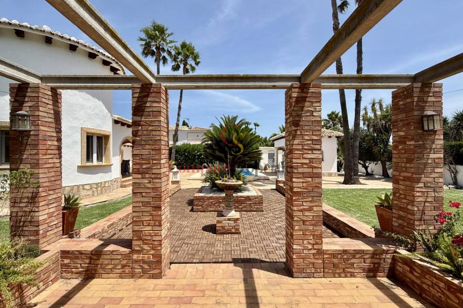 Sale - Villa - El Vergel - 