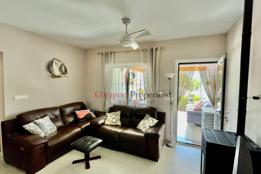 Sale - Villa - Jalon Valley - Valley / Urbanización