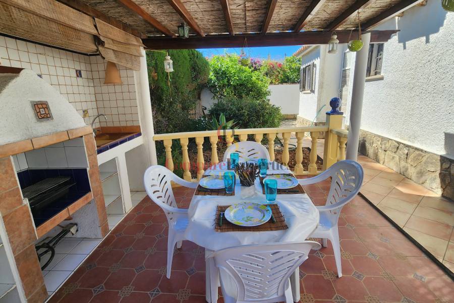 Sale - Villa - Dénia - Urbanización residencial