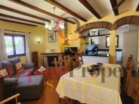 Sale - Villa - Dénia - Urbanización residencial