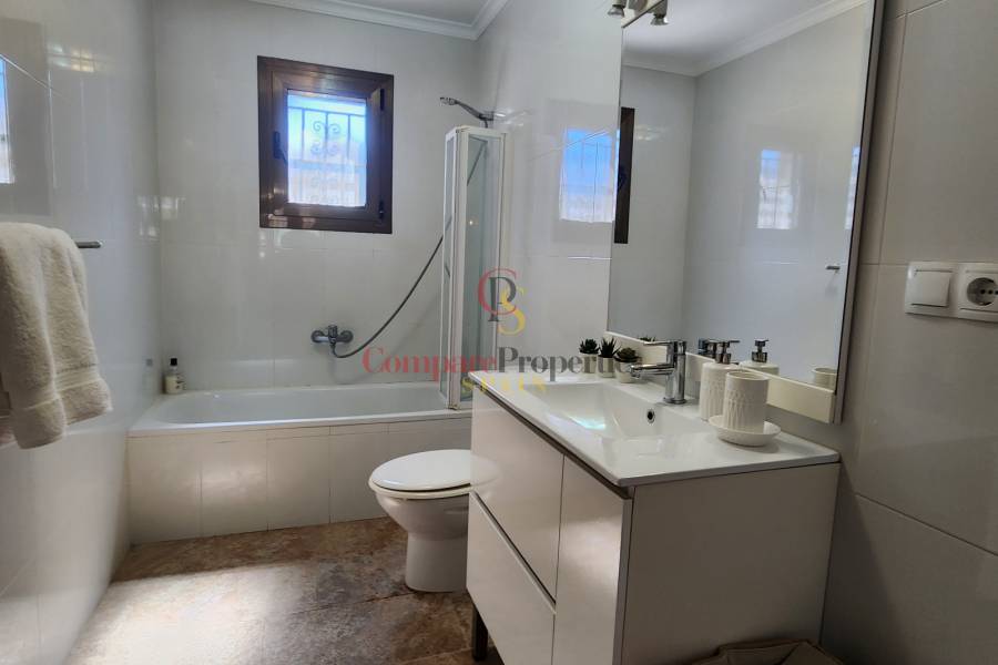 Sale - Villa - Dénia - Urbanización residencial