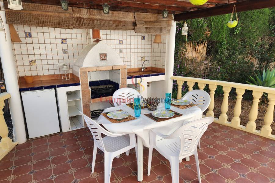 Sale - Villa - Dénia - Urbanización residencial