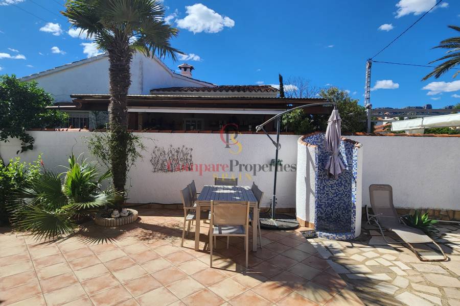 Sale - Villa - Dénia - Urbanización residencial