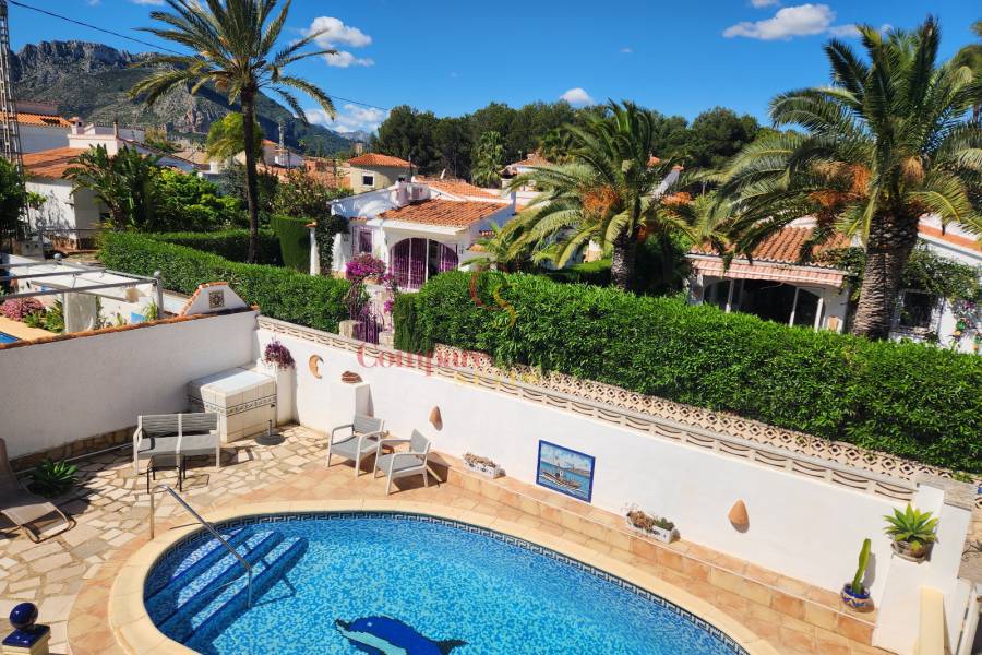 Sale - Villa - Dénia - Urbanización residencial