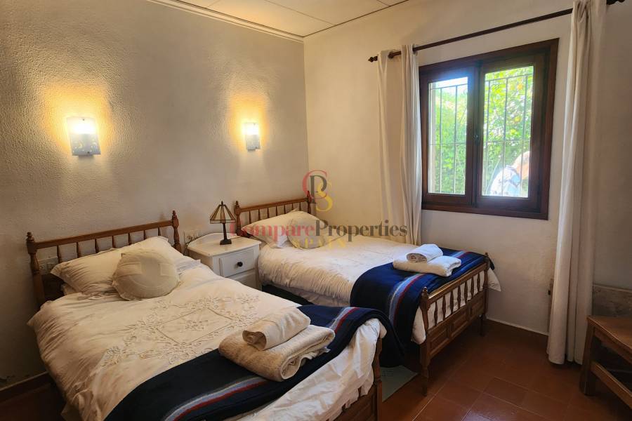 Sale - Villa - Dénia - Urbanización residencial