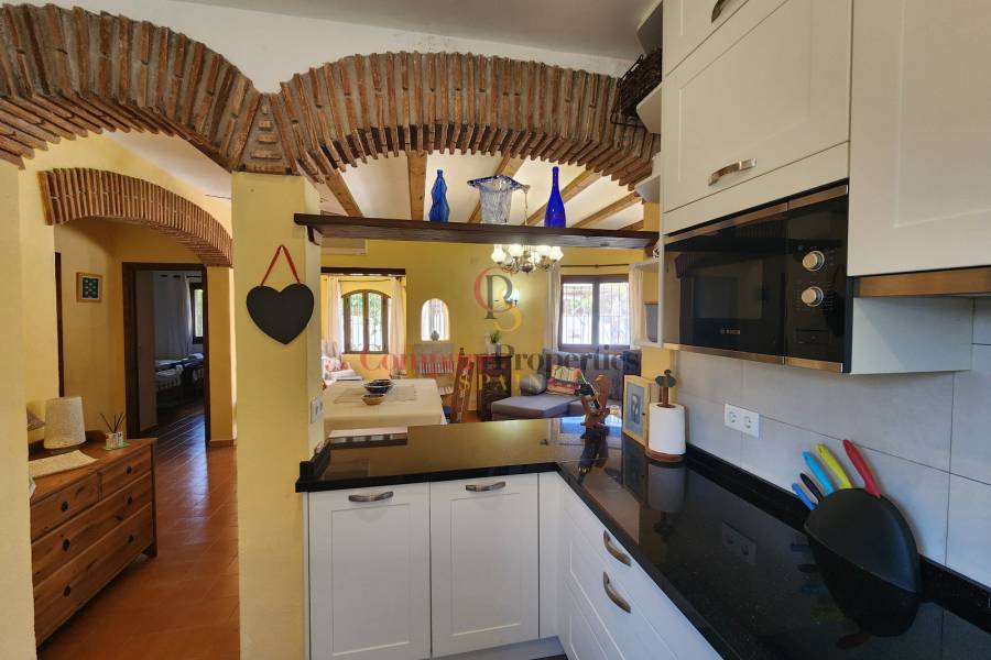 Sale - Villa - Dénia - Urbanización residencial