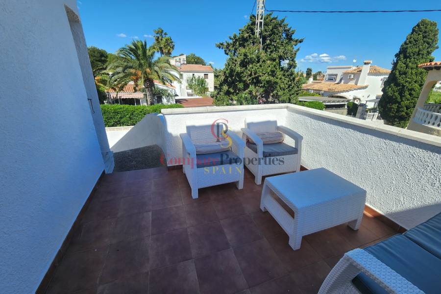 Sale - Villa - Dénia - Urbanización residencial