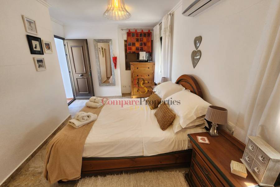 Sale - Villa - Dénia - Urbanización residencial