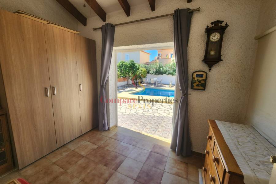 Sale - Villa - Dénia - Las Marinas 8 km